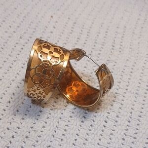 Elegant Gold CUT-OUT Hoop Earrings